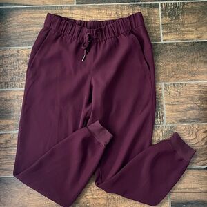 Lululemon maroon joggers size 6
